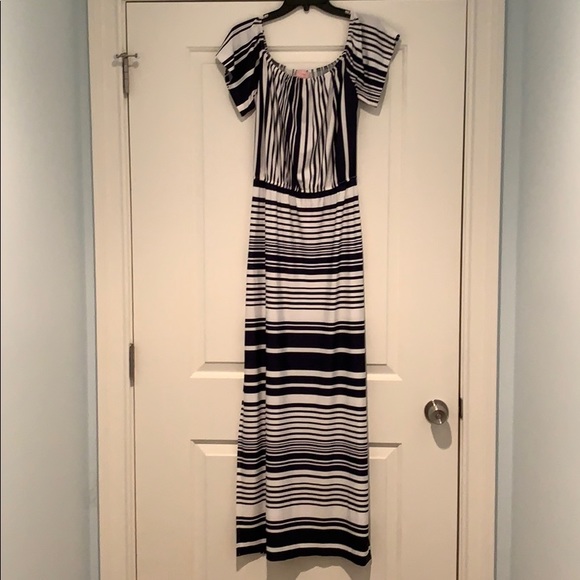🆕🌸Love...Ady Maxi Dress w/ High Side Slits. Sz L - Picture 2 of 5